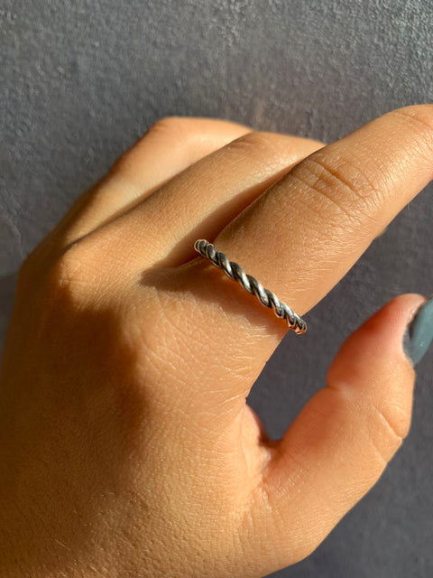 Anel de Prata Aparador Envelhecido com Aro Trabalhado