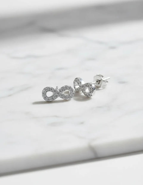 Brinco de Prata Infinito com Zircônia Cristal